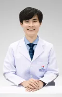 ทันตแพทย์ ดรัณ จงรุจิโรจน์ชัย